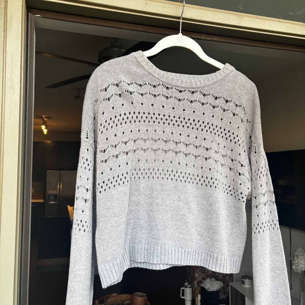 Elegant Light Gray Women's Crew Neck Sweater
